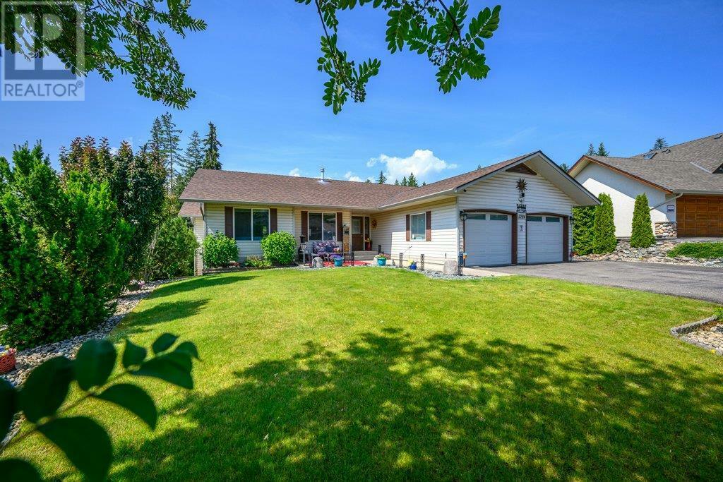 Property Photo: 2784 Golf Course Drive BC V0E 1H1