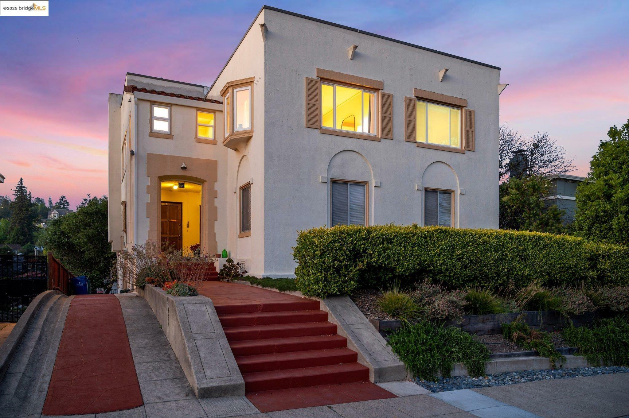 Property Photo: 1222 Hollywood Ave CA 94602
