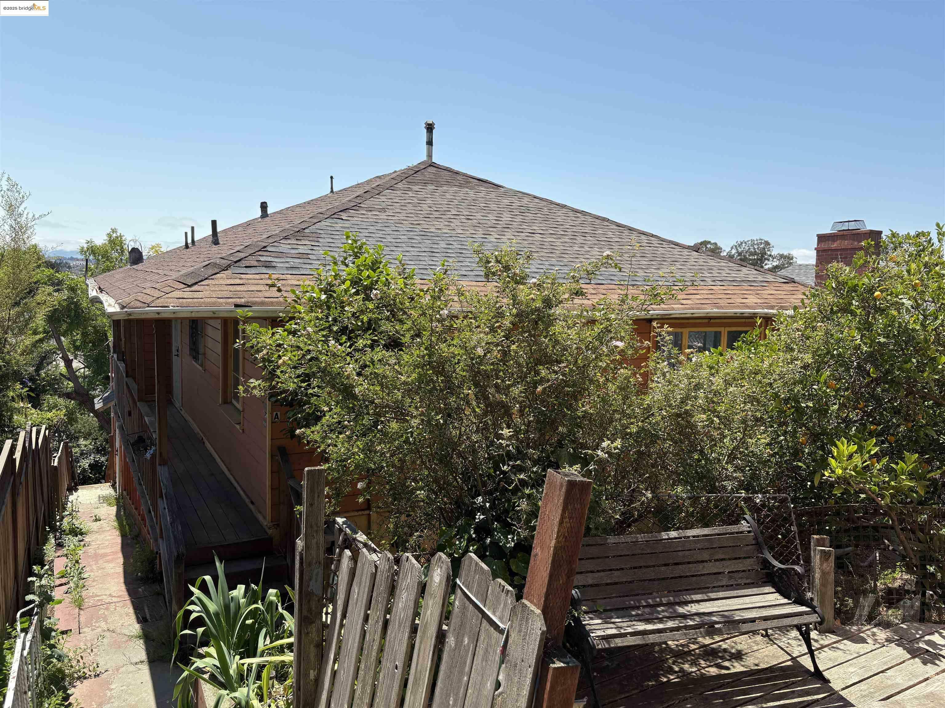 Property Photo: 8647 Thermal St CA 94605
