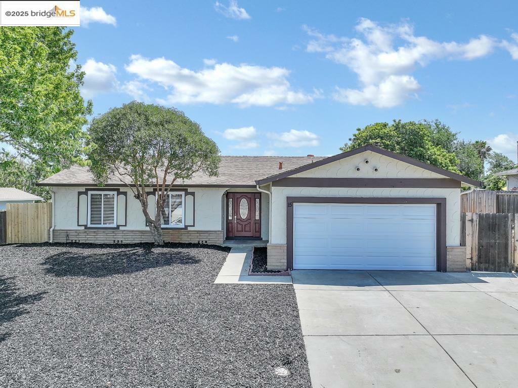Property Photo: 15 Atherton Cir CA 94565