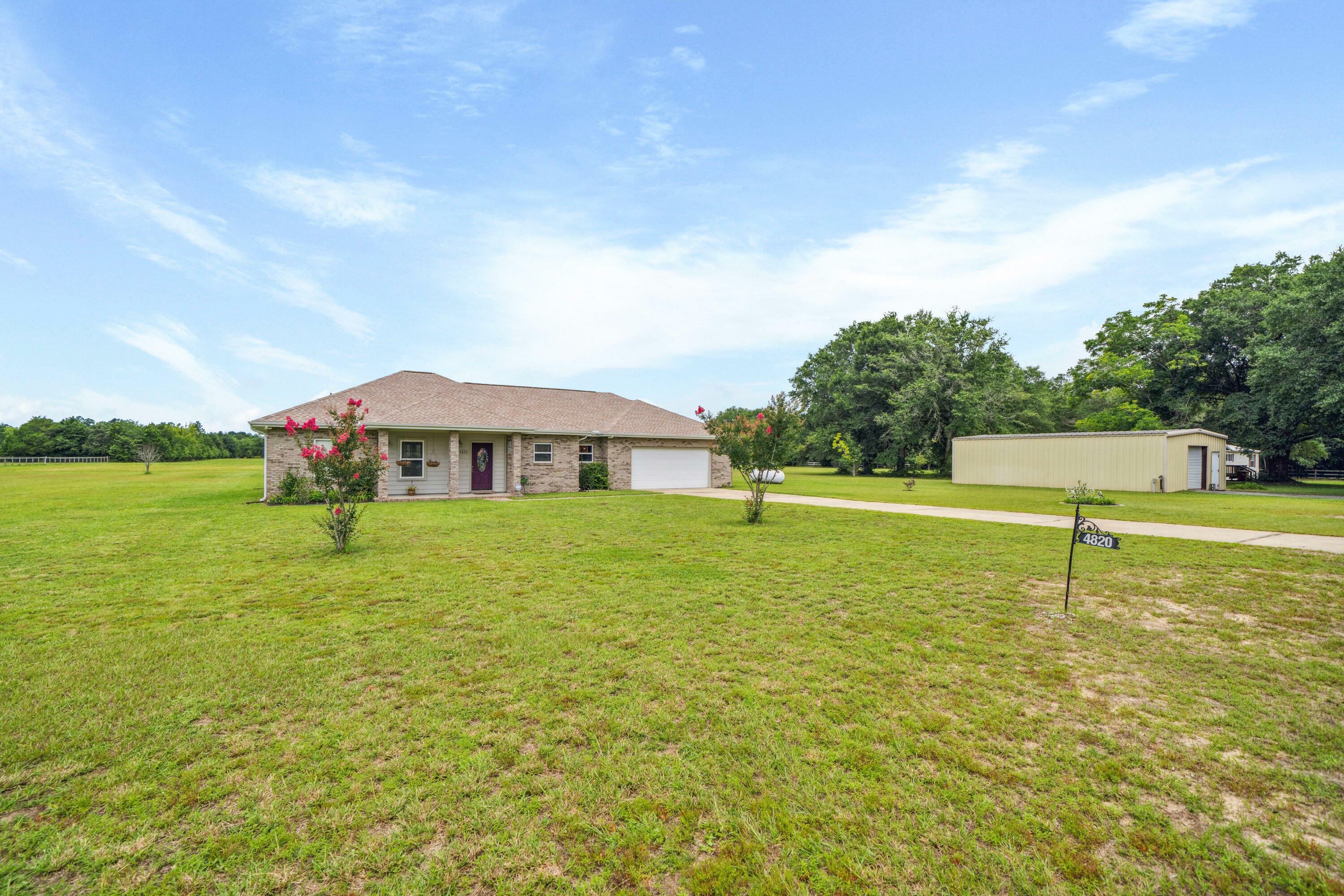 Property Photo: 4820 Griffith Road FL 32564