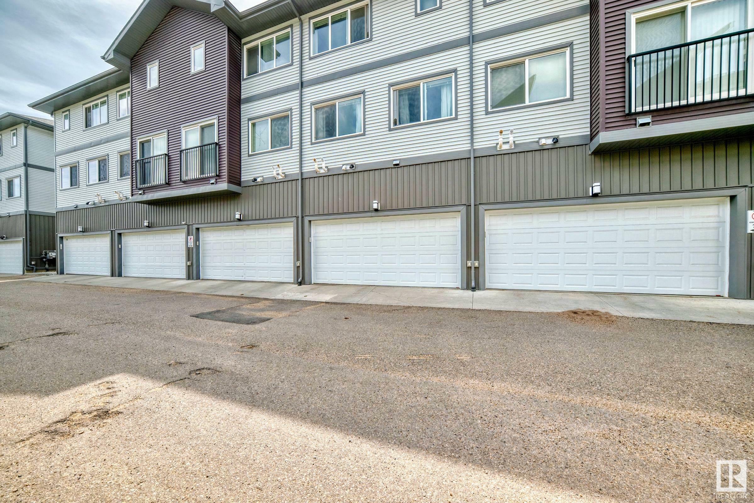 Property Photo: 3352 15A Avenue NW AB T6T 0Y1