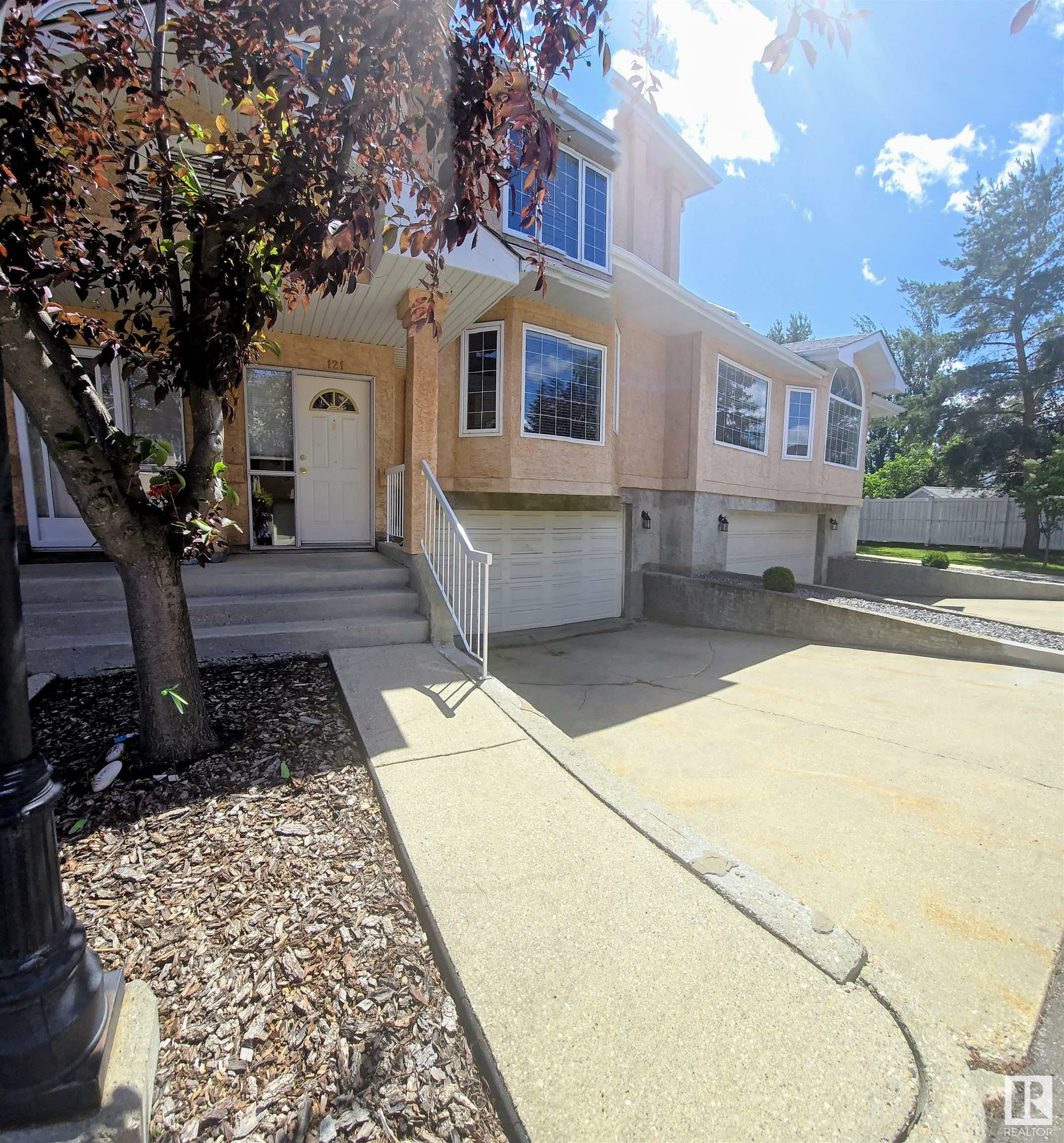 Property Photo: 11115 9 Avenue NW 121 AB T6J 6Z1