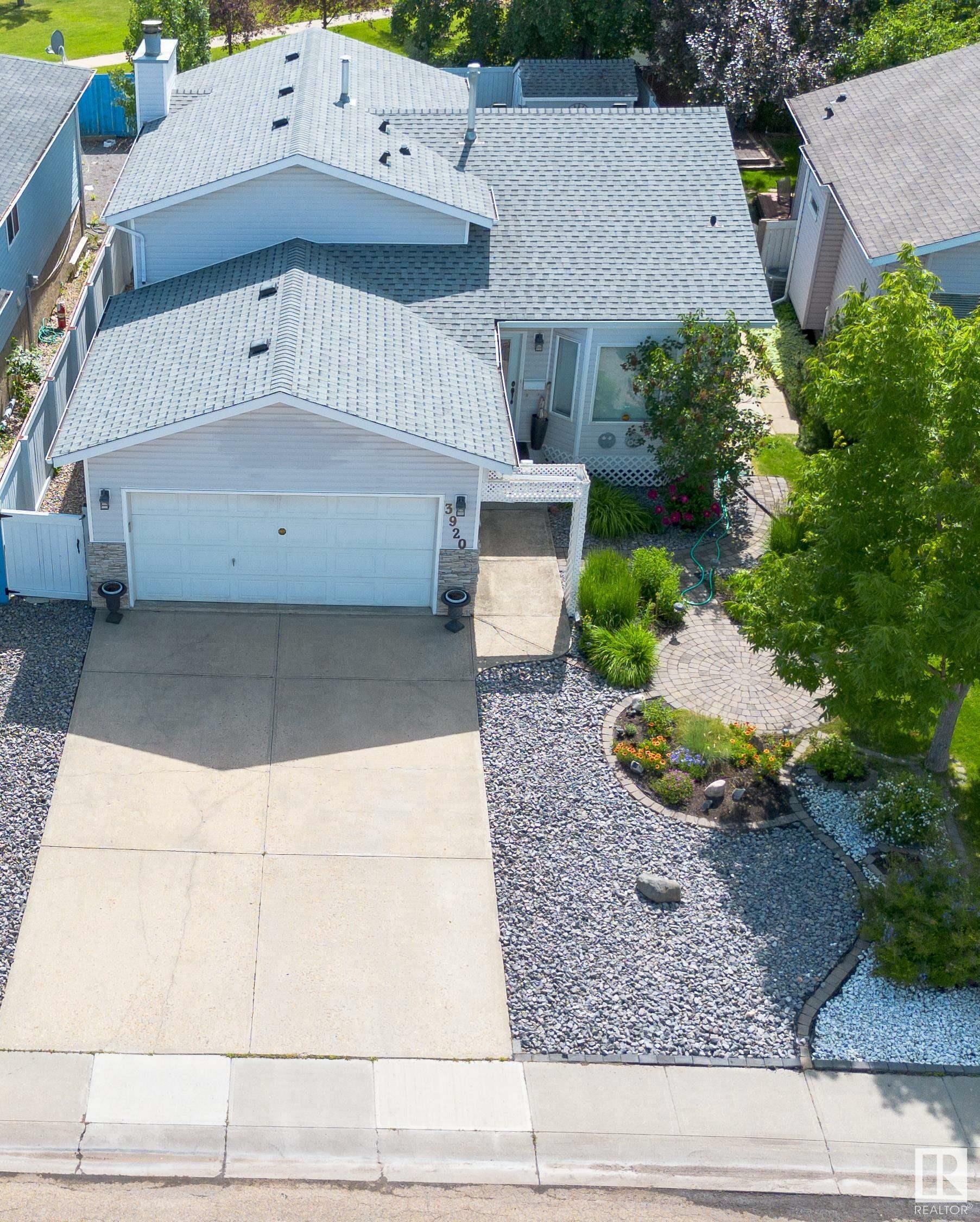 Photo de la propriété:  3920 33 Street NW  AB T6T 1J7 