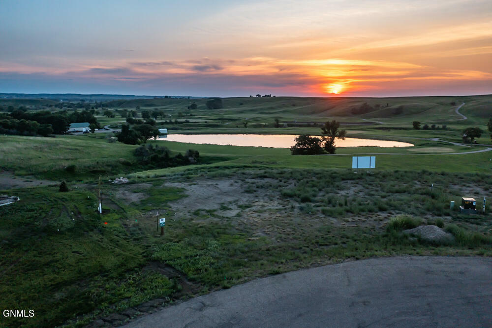 Property Photo:  8524 Norman Place  ND 58503 