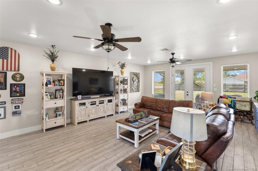 Property Photo: 2798 Crown Lane LA 70605