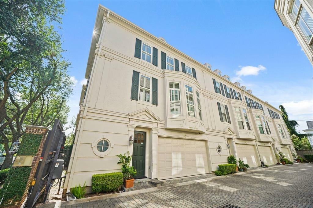 Property Photo: 4009 Bellefontaine Street TX 77025