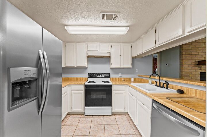 Property Photo: 1720 Tims Lane TX 77301
