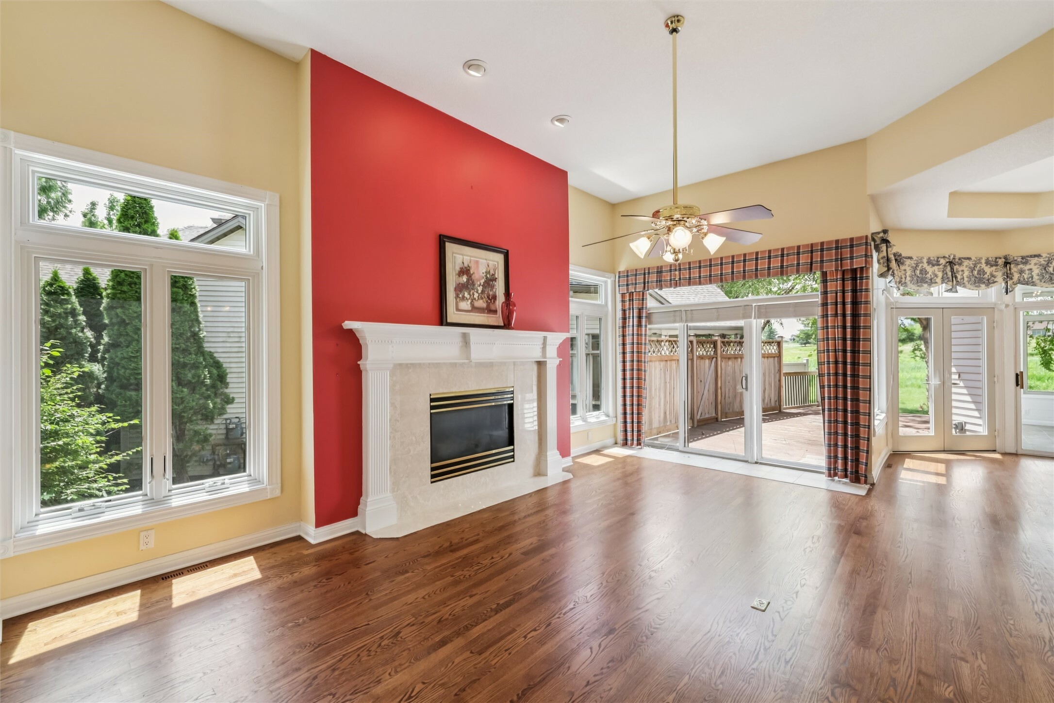 Property Photo: 1069 Glen Oaks Drive IA 50266
