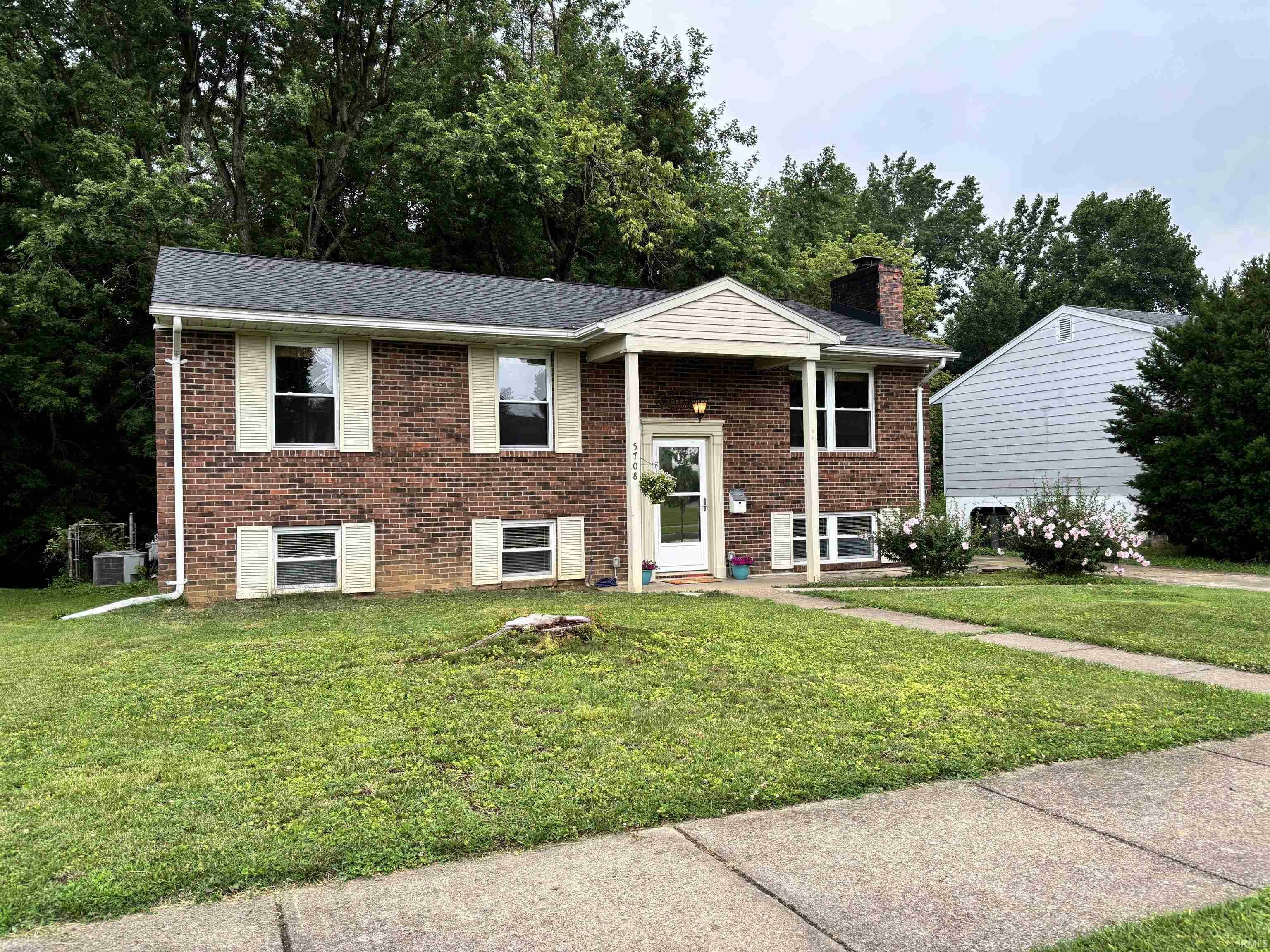 Property Photo:  5708 Berry Lane  IN 47710 