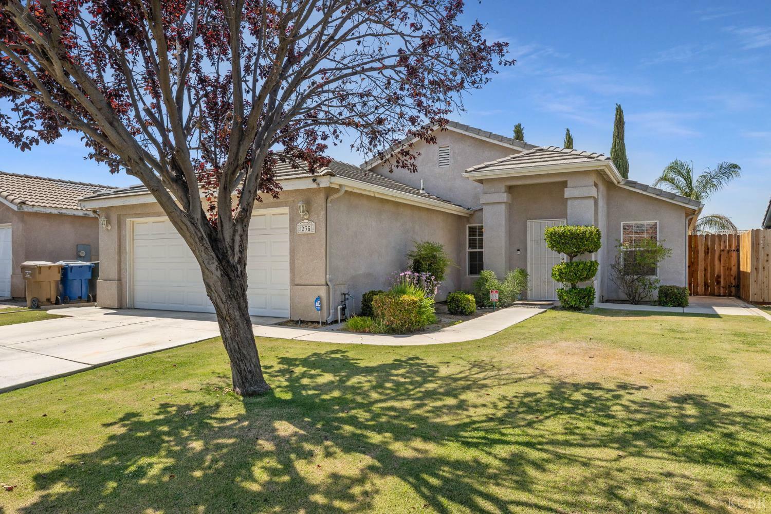 Property Photo: 235 W Pilot Avenue CA 93308