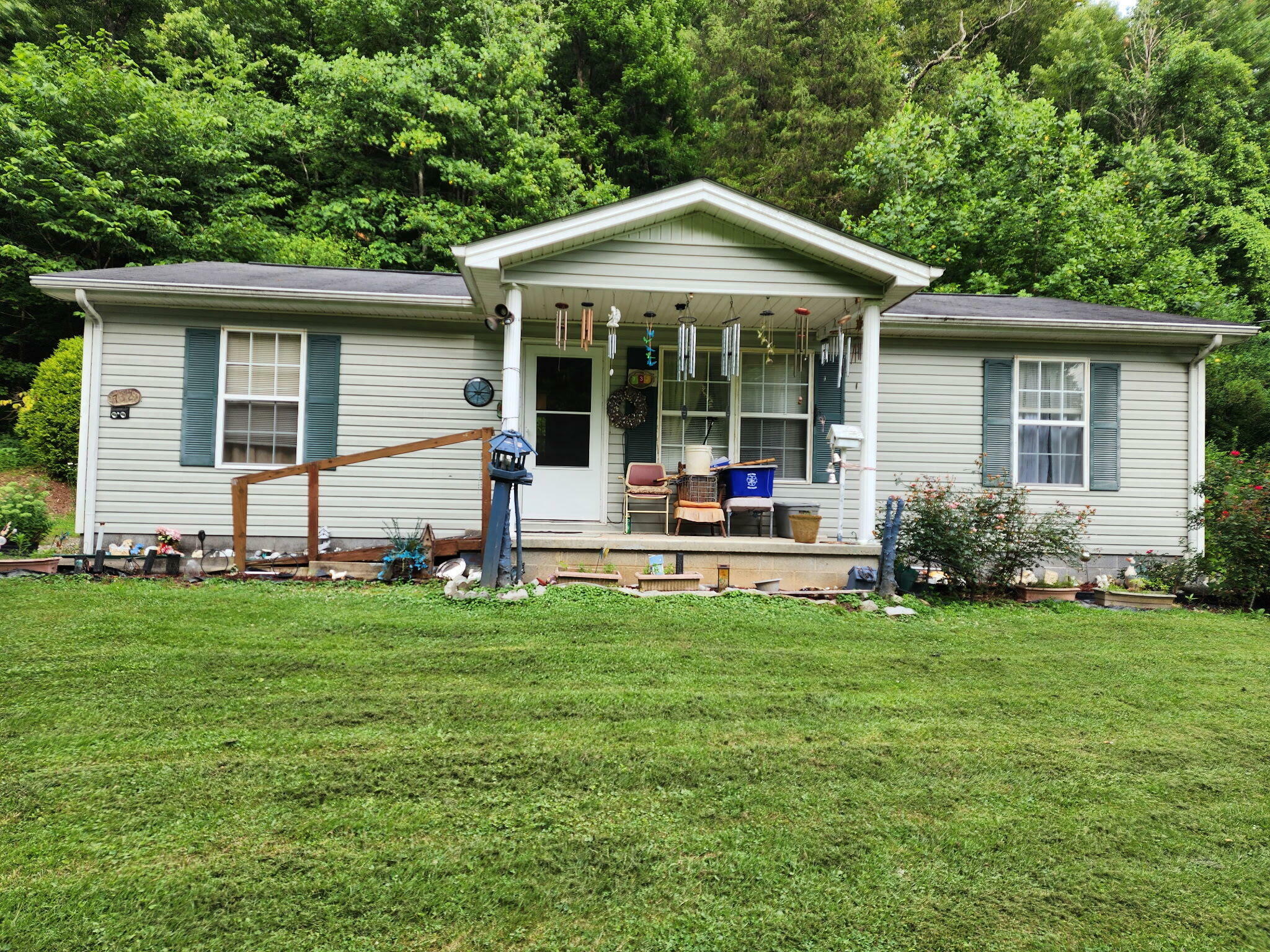 Property Photo: 732 Right Fork Billys Branch Road KY 40962
