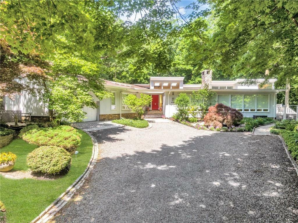 Property Photo:  5 Deerfield Lane  NY 10543 