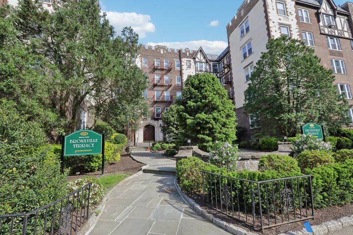 1470 Midland Avenue 3O  Bronxville NY 10708 photo