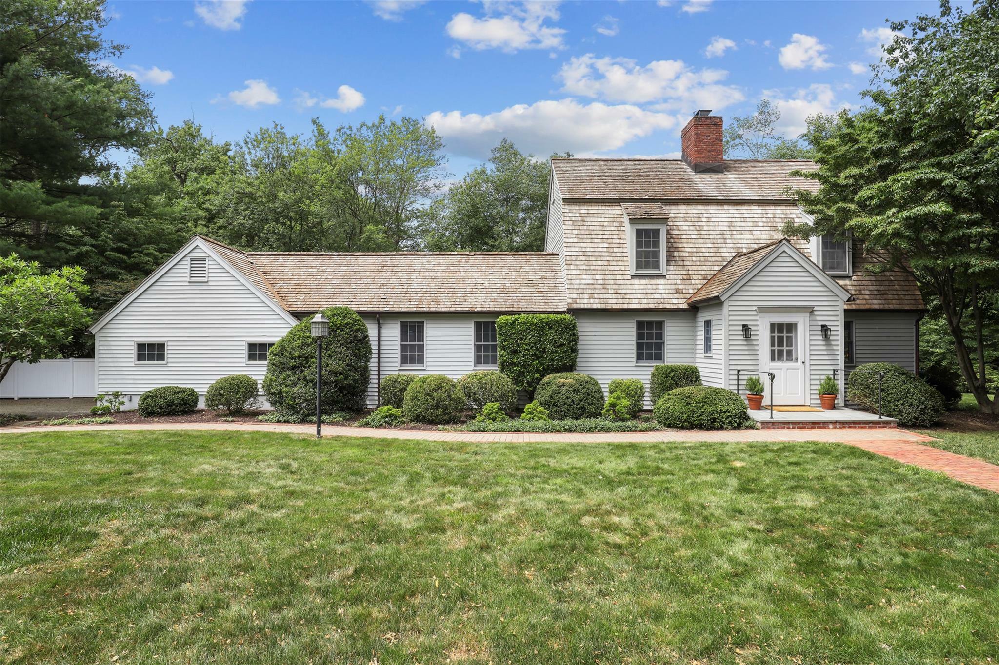 Property Photo: 6 Hunt Farm Road NY 10597