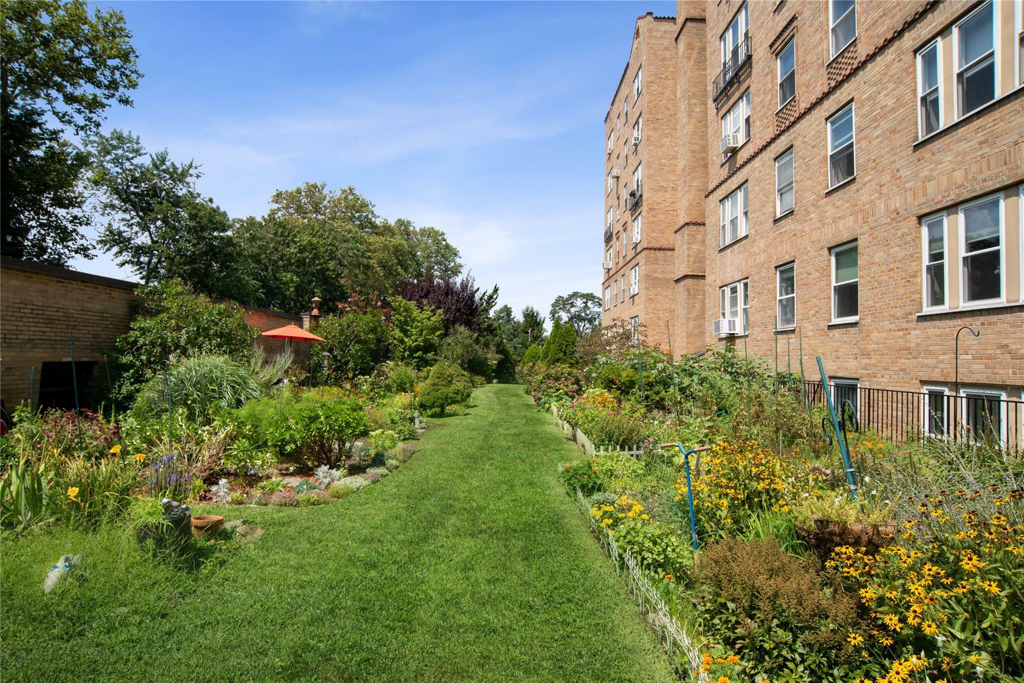 Property Photo: 490 Bleeker Avenue 6J NY 10543