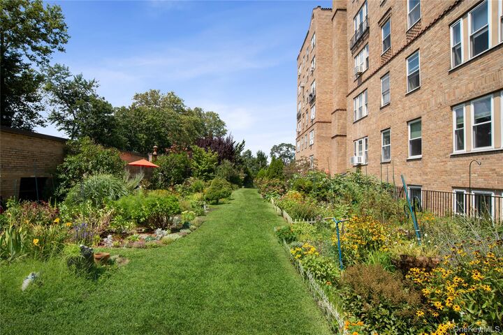 Property Photo: 490 Bleeker Avenue 6J NY 10543