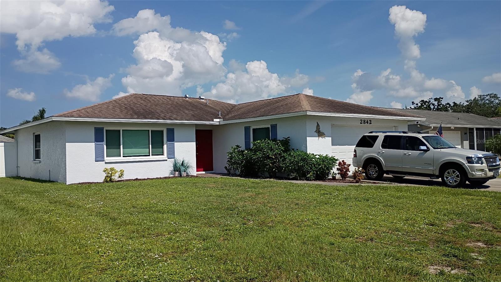 Property Photo: 2842 Indianwood Drive FL 34232