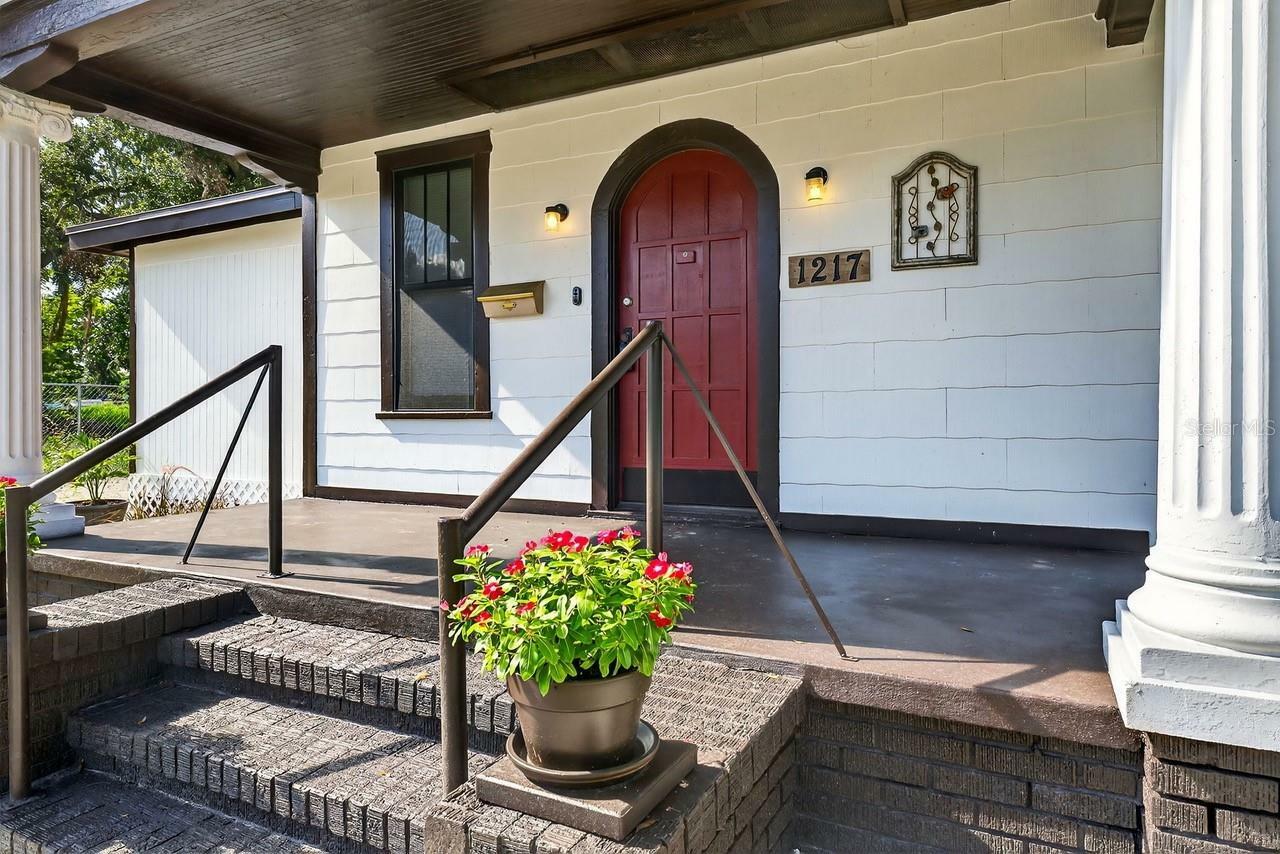Property Photo: 1217 E 29th Avenue FL 33605