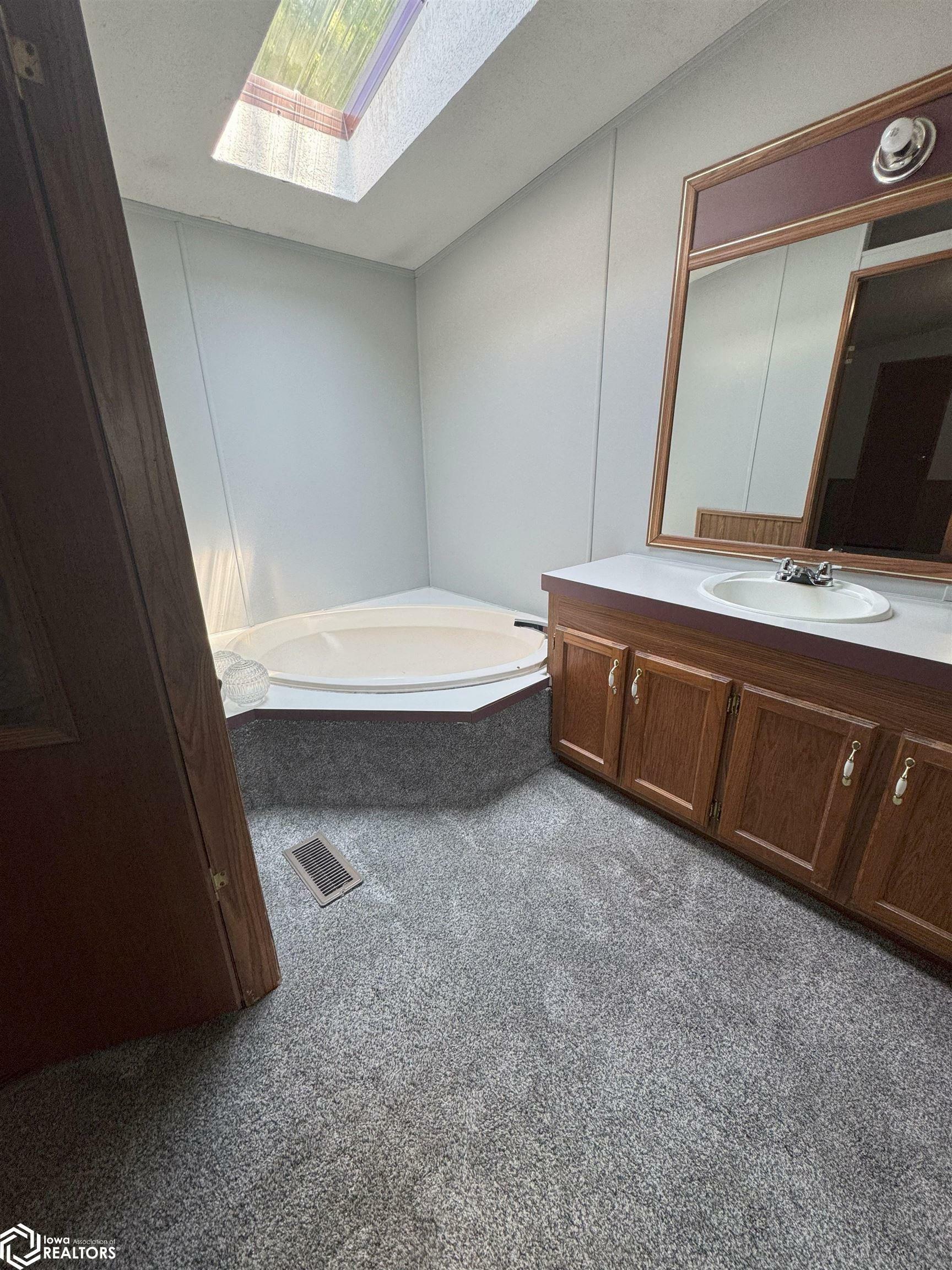 Property Photo: 110 Oak St IL 61437