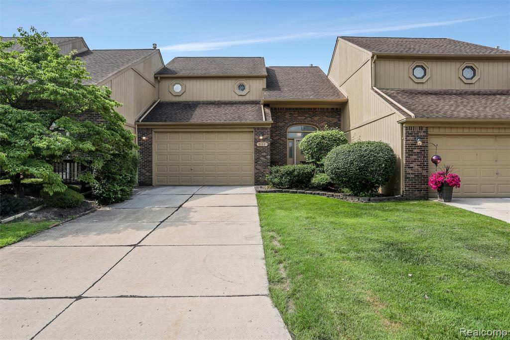 2137 Crystal Drive  Rochester Hills MI 48309 3756 photo