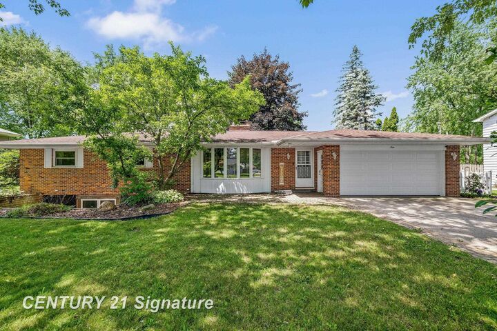 9 Wiltse Court  Saginaw MI 48603 photo