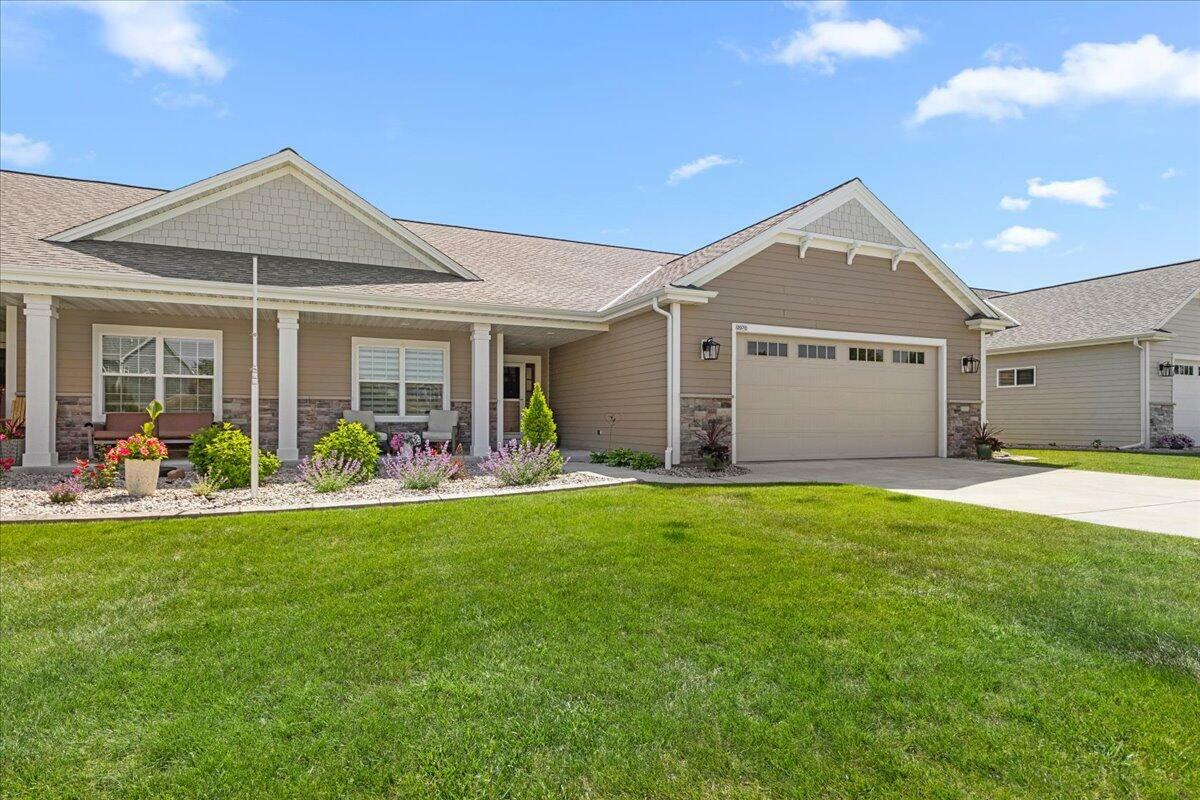 Property Photo: 2070 Farmlane Dr WI 53086