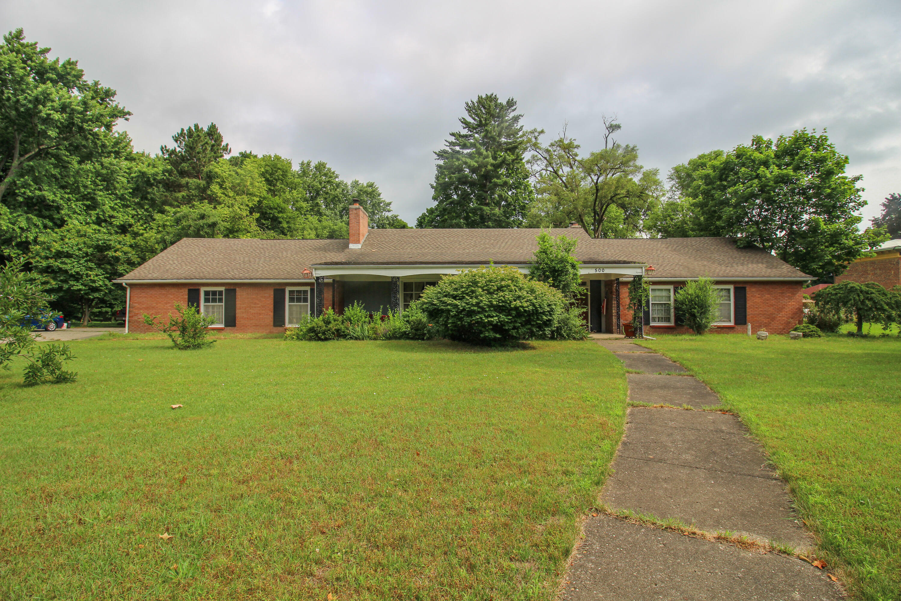 Property Photo: 500 E Hoffman Street MI 49093