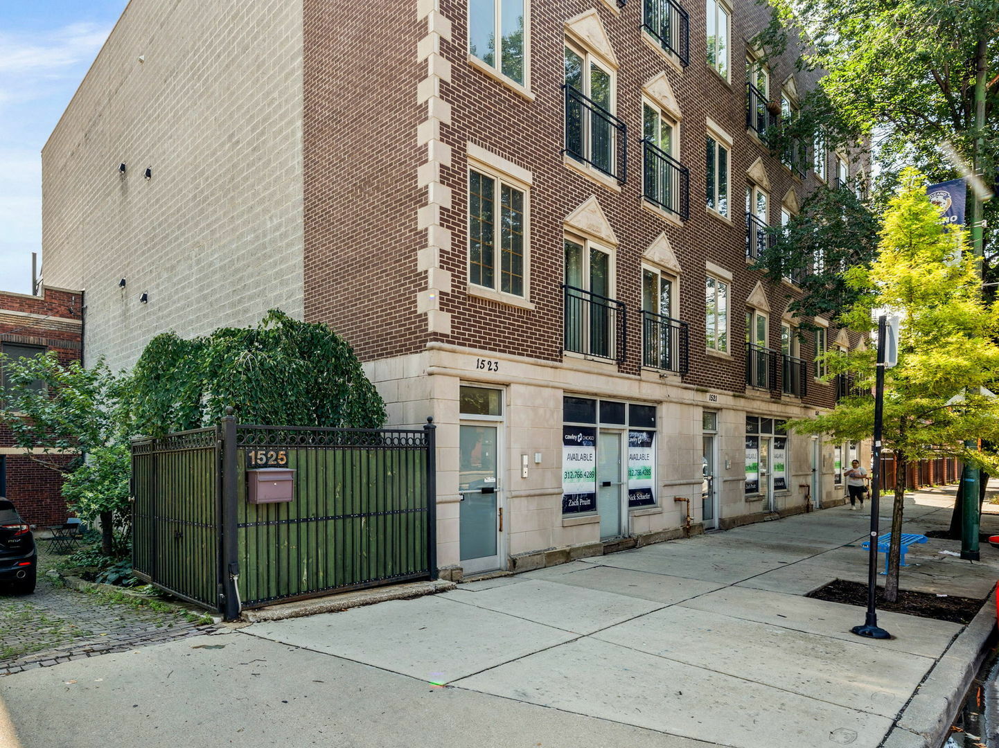 Property Photo: 1523 N Ashland Avenue 3 IL 60622