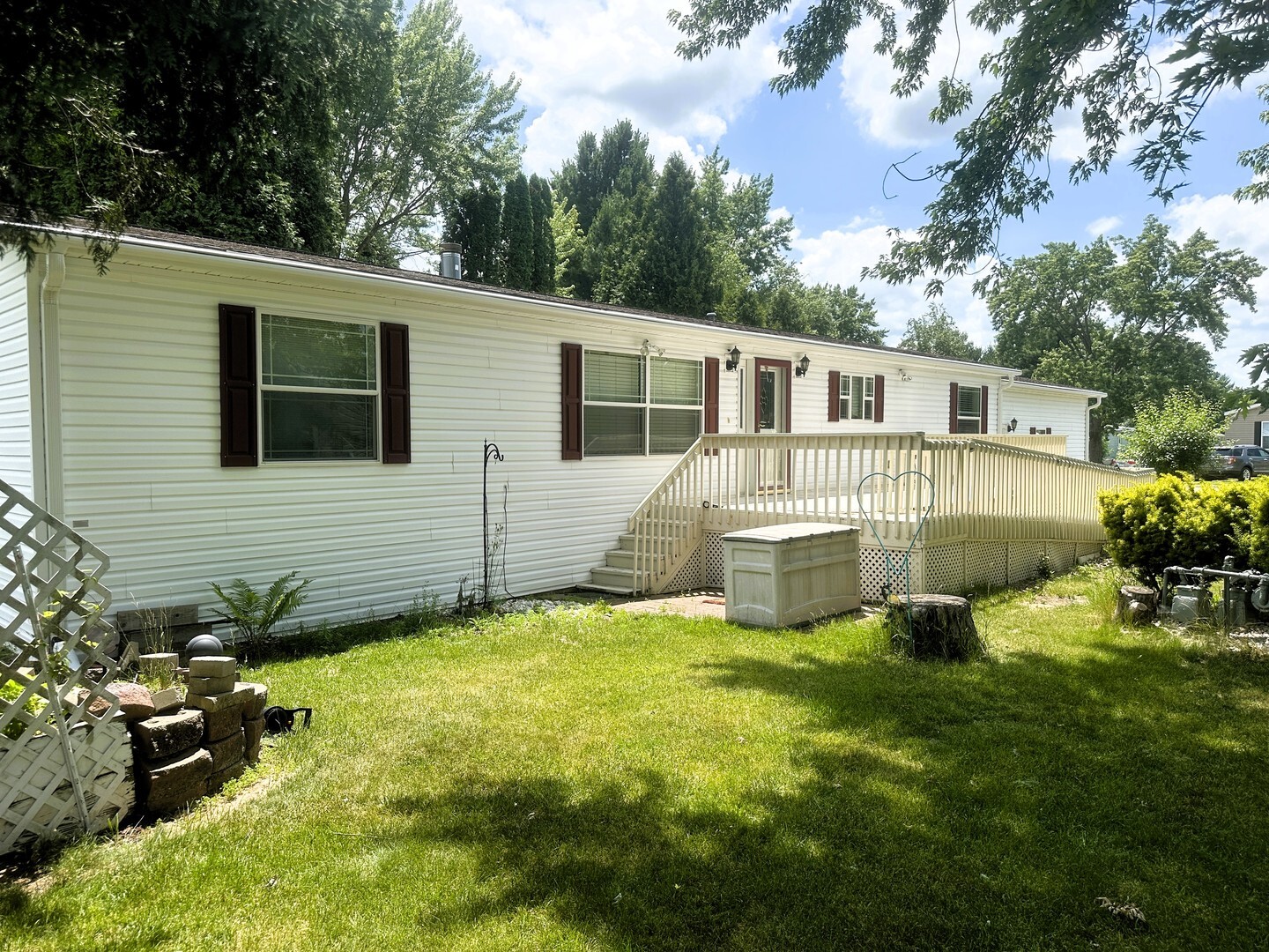 Property Photo: 600 Greenview Road IL 61008