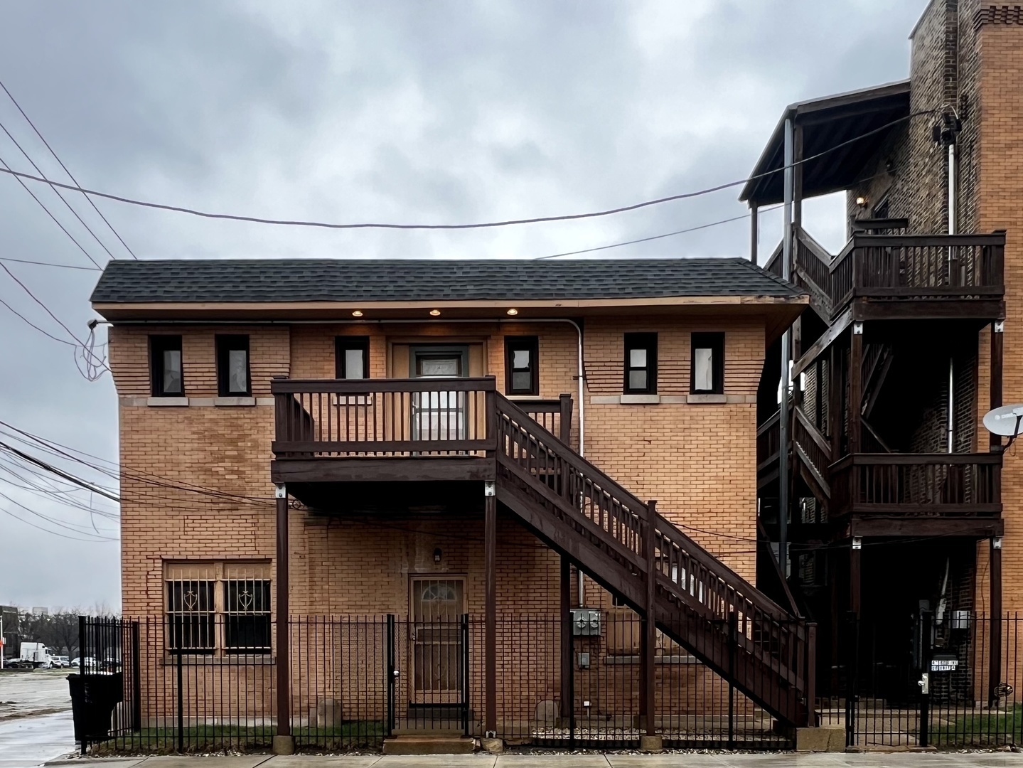 Property Photo: 4758 S King Drive 4 IL 60653