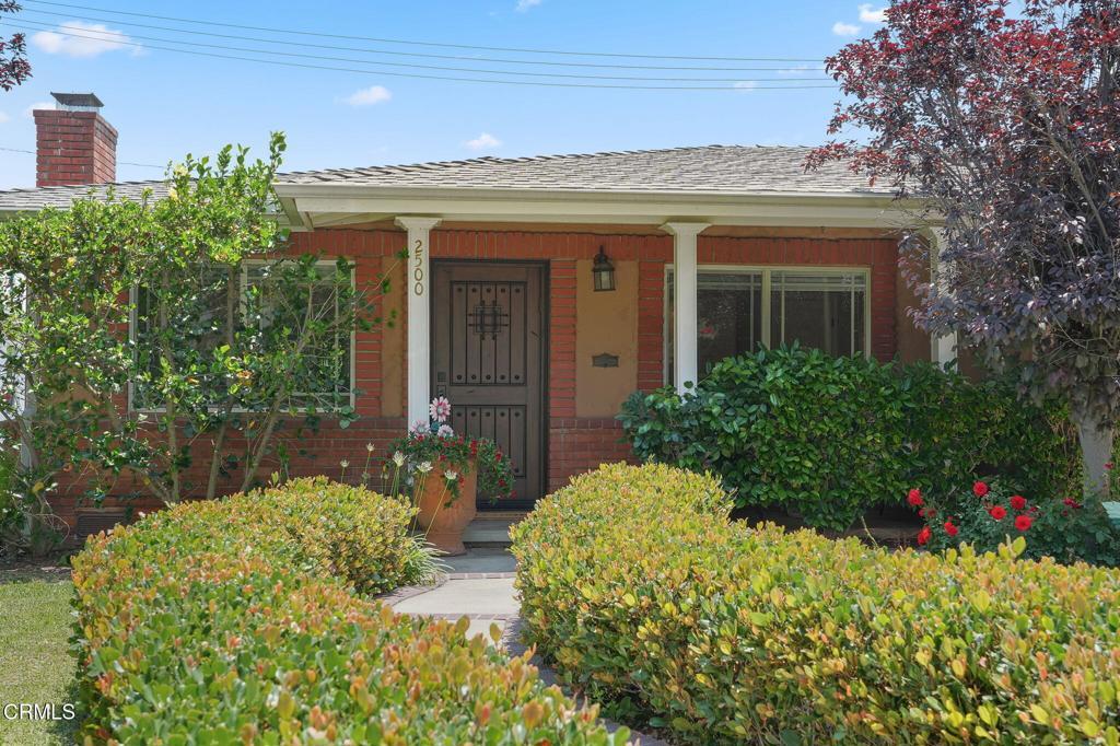 Property Photo: 2500 Paloma Street CA 91104