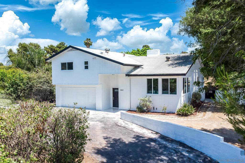 440 448 W Los Angeles Dr  Vista CA 92083 photo