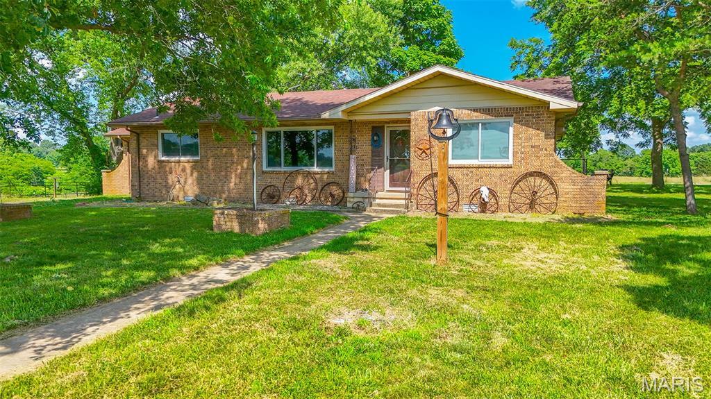 Property Photo: 31337 Hudson Road MO 65536