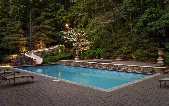 Property Photo: 11 Saint Nicholas Way TN 37377
