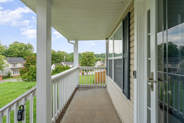Property Photo:  822 Sugarcane Way  TN 37040 