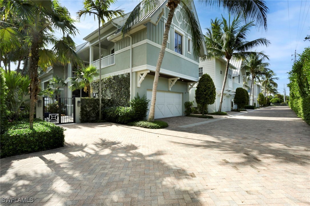 Property Photo: 12 6th Street S FL 34102
