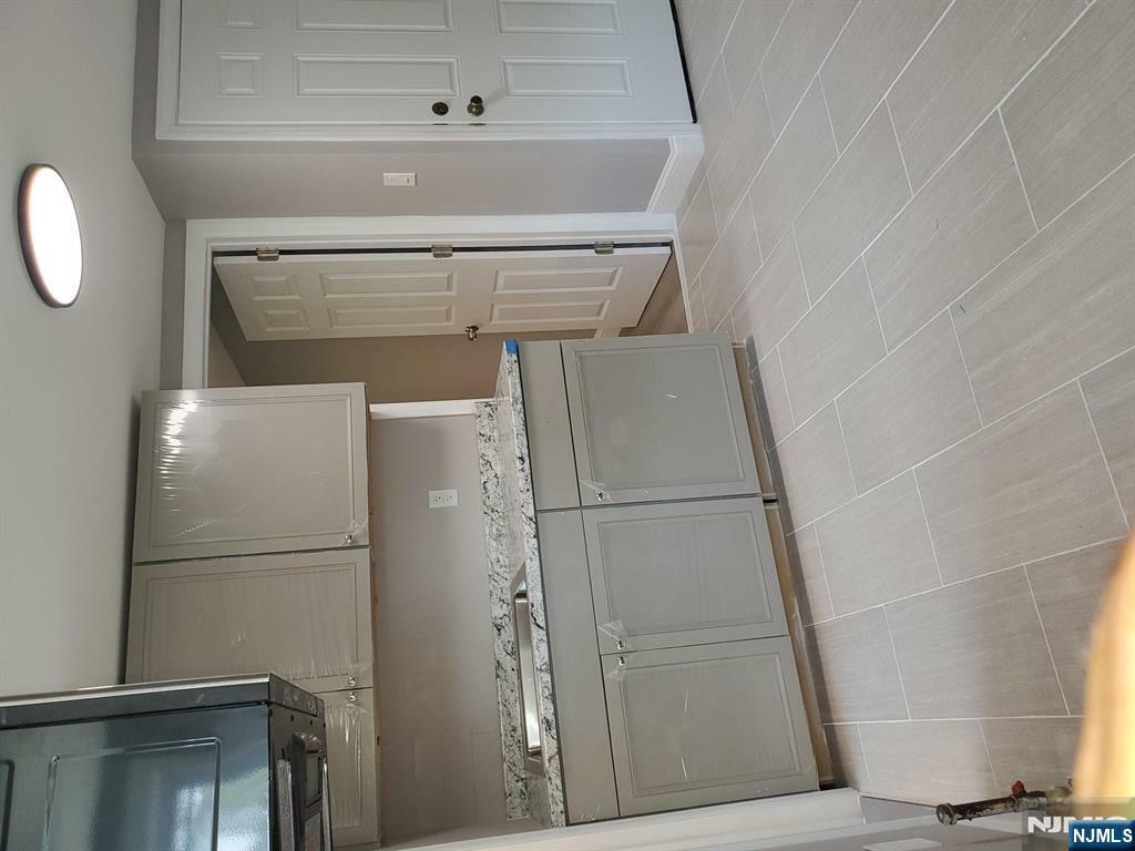 Property Photo:  89 6th Avenue  NJ 07011 