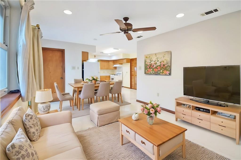 Property Photo: 1413 Wisteria Drive LA 70005