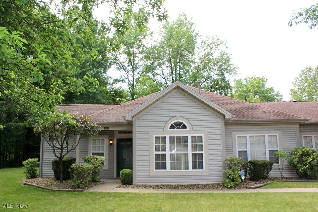 Property Photo:  9 Hunters Woods Boulevard B  OH 44406 