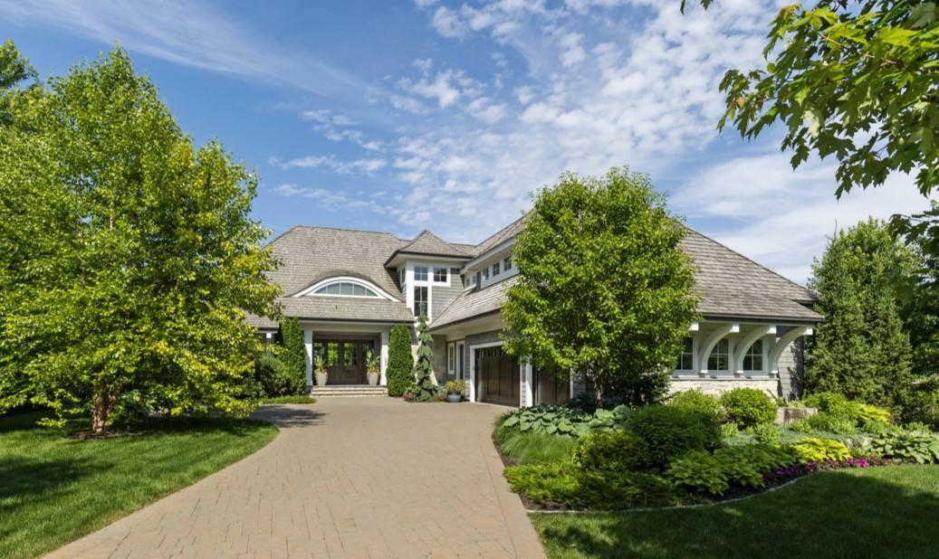 Property Photo:  1595 Locust Hills Circle  MN 55391 