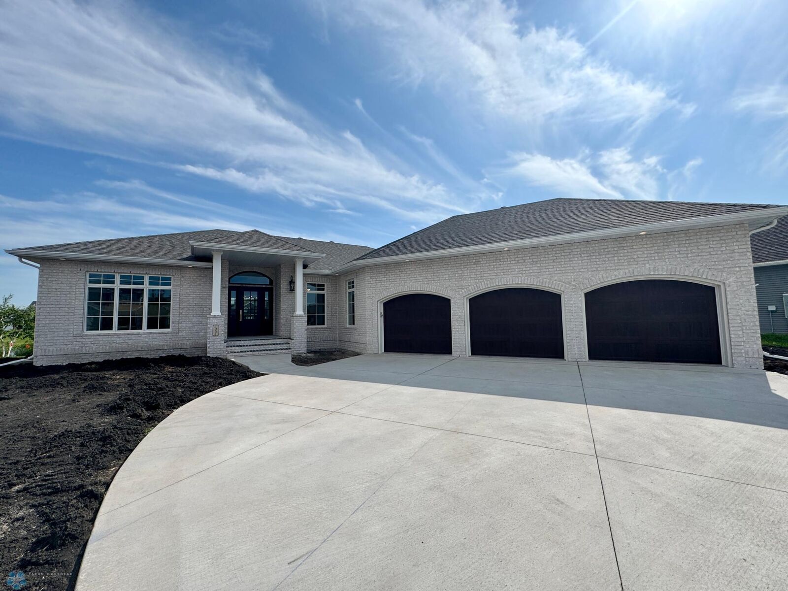 Property Photo: 1051 50 Avenue W ND 58078