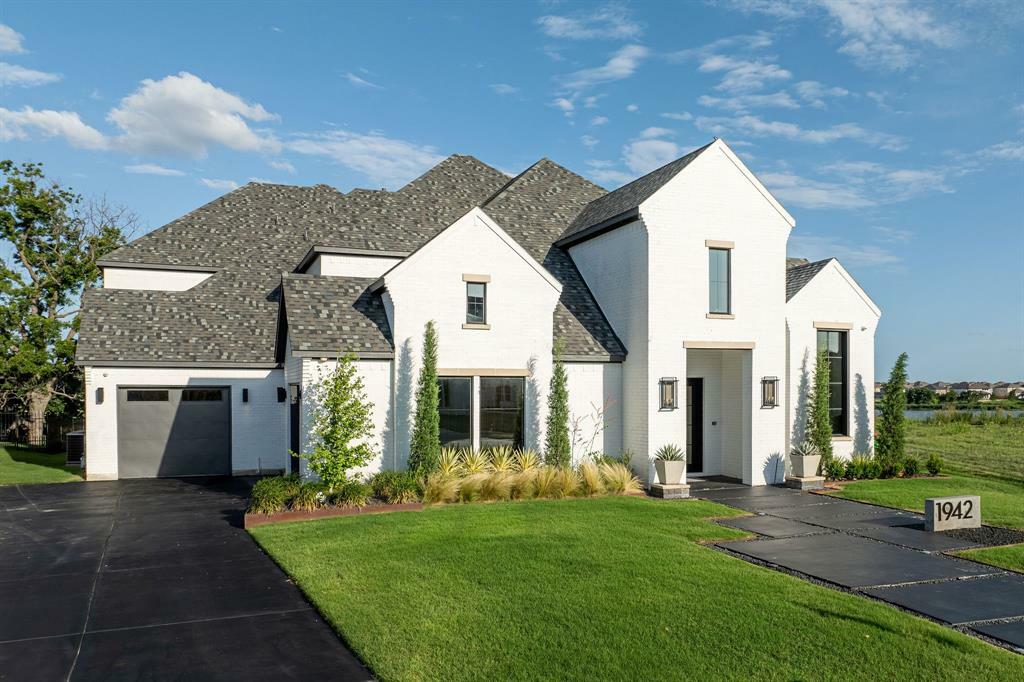 Property Photo: 1942 Noe Boulevard TX 75126
