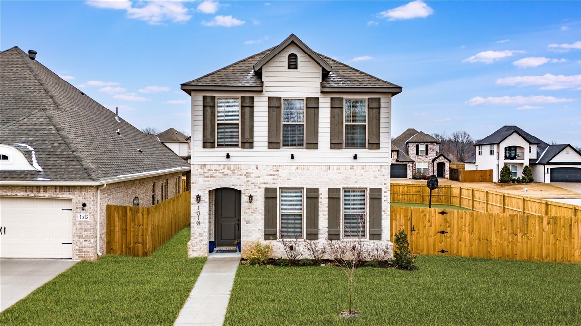 Property Photo:  1313 Park Street  AR 72745 