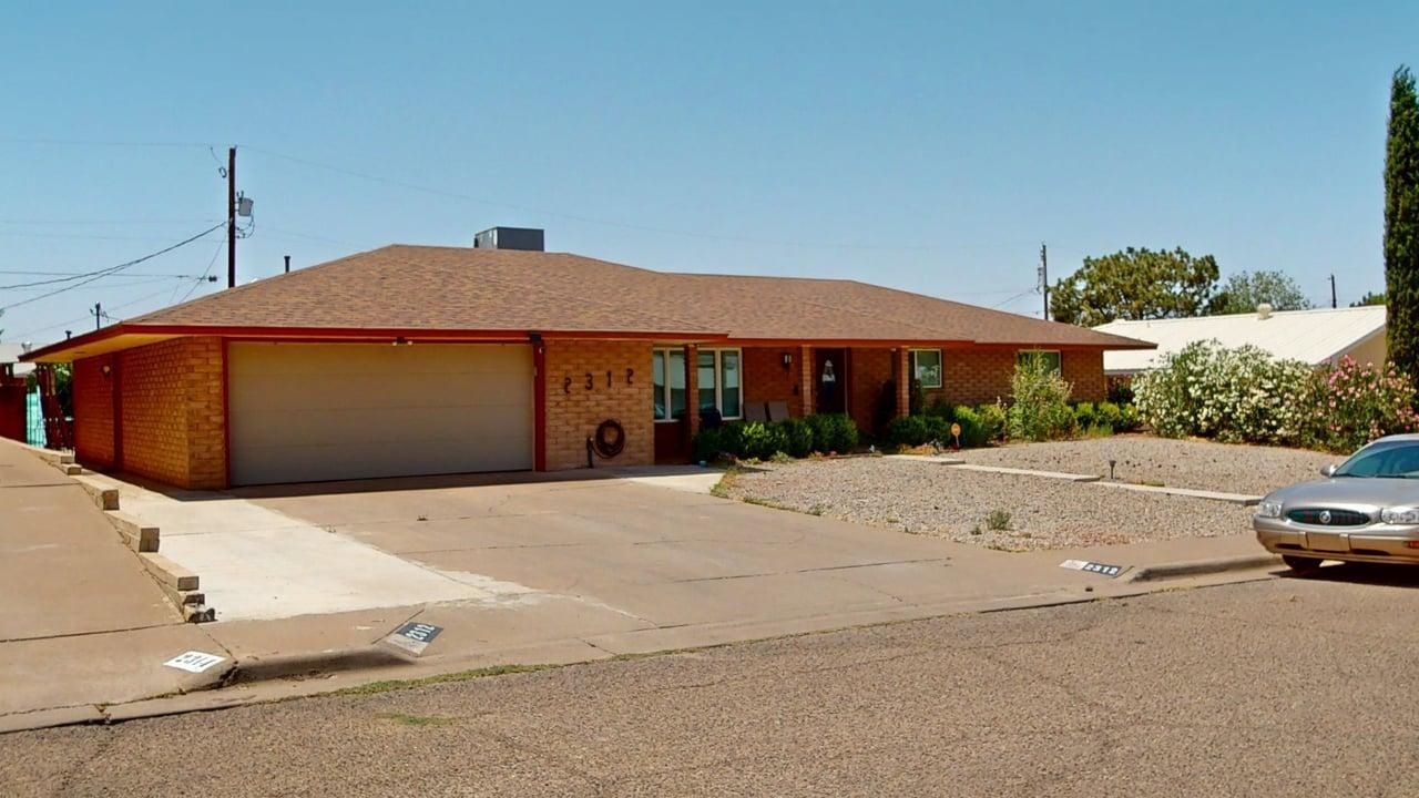 Property Photo: 2312 Nineteenth St NM 88310