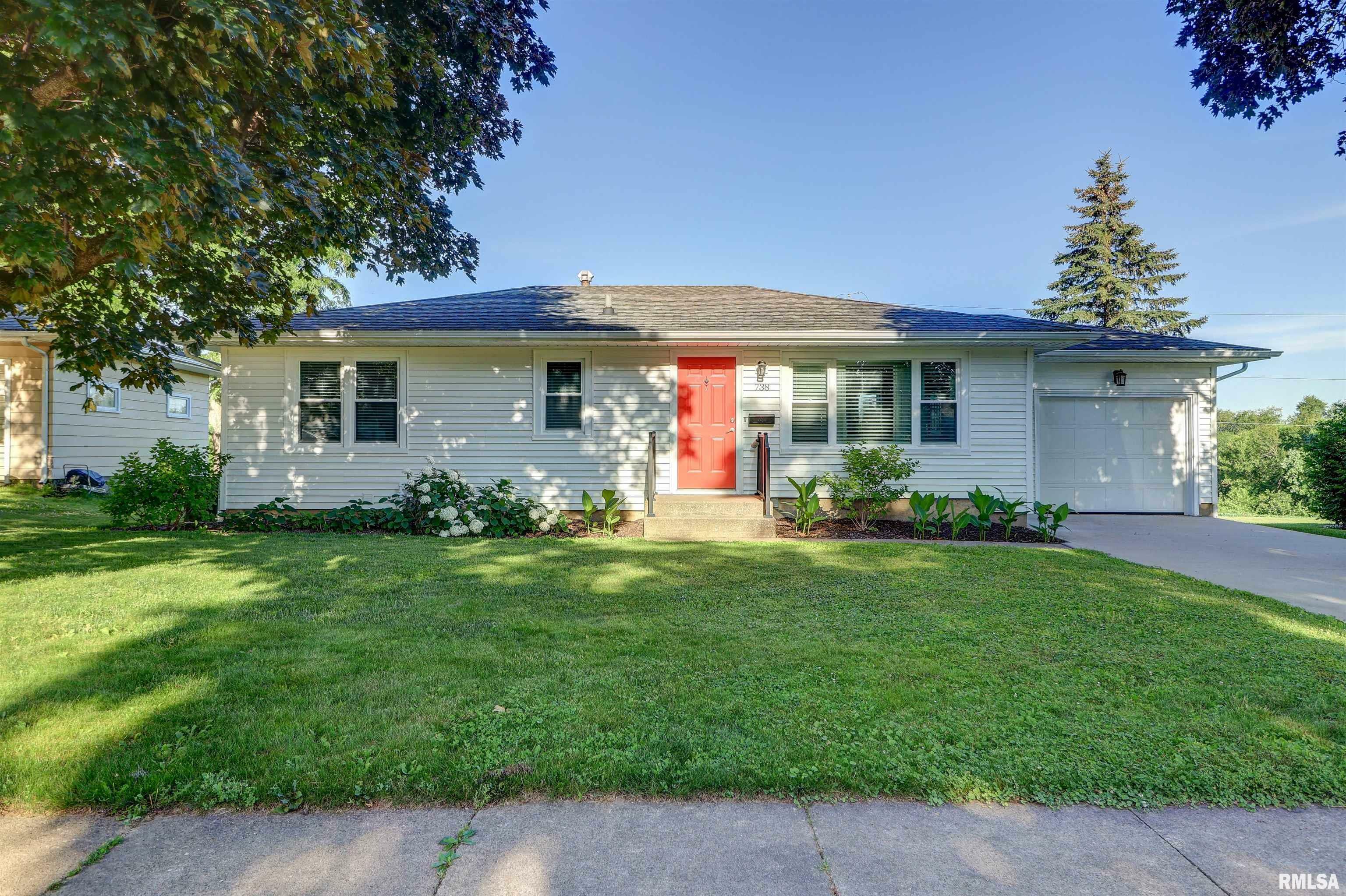 Property Photo: 738 N 13th Street IA 52732