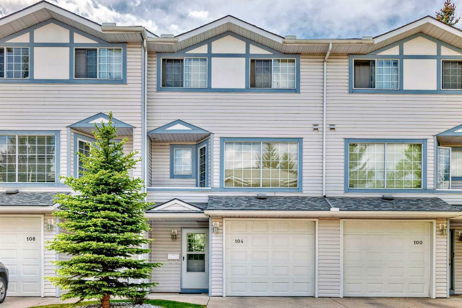 104 Kingsland Court SW  Calgary AB T2V 0S2 photo
