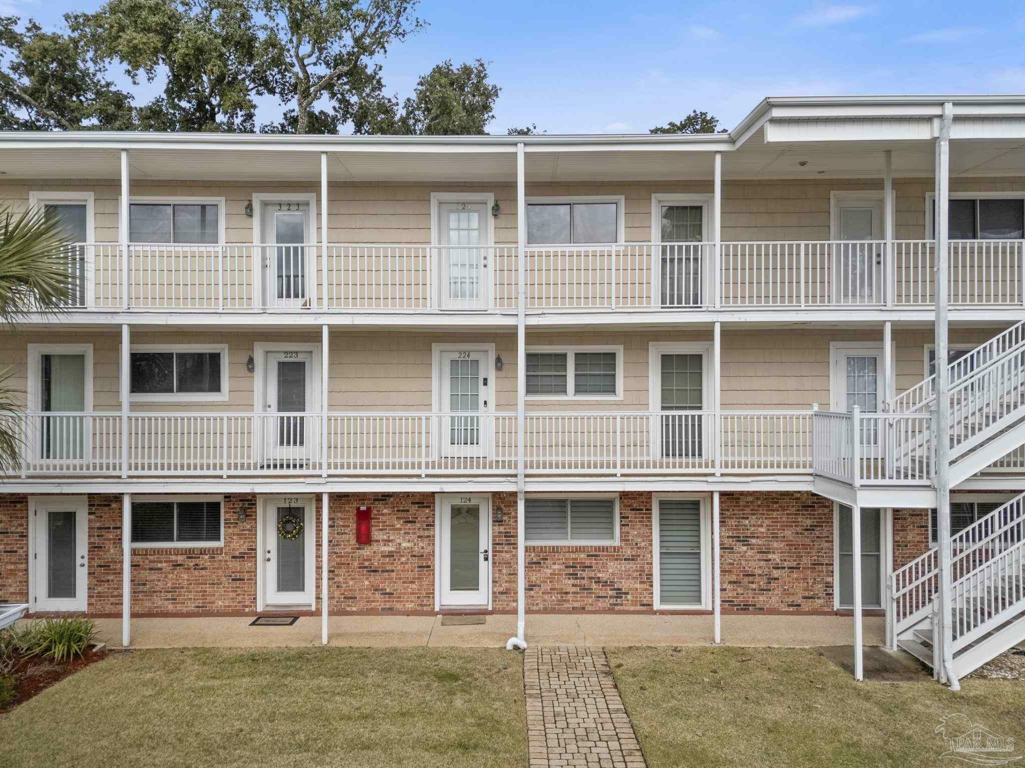 Property Photo: 710 Scenic Hwy 224 FL 32503