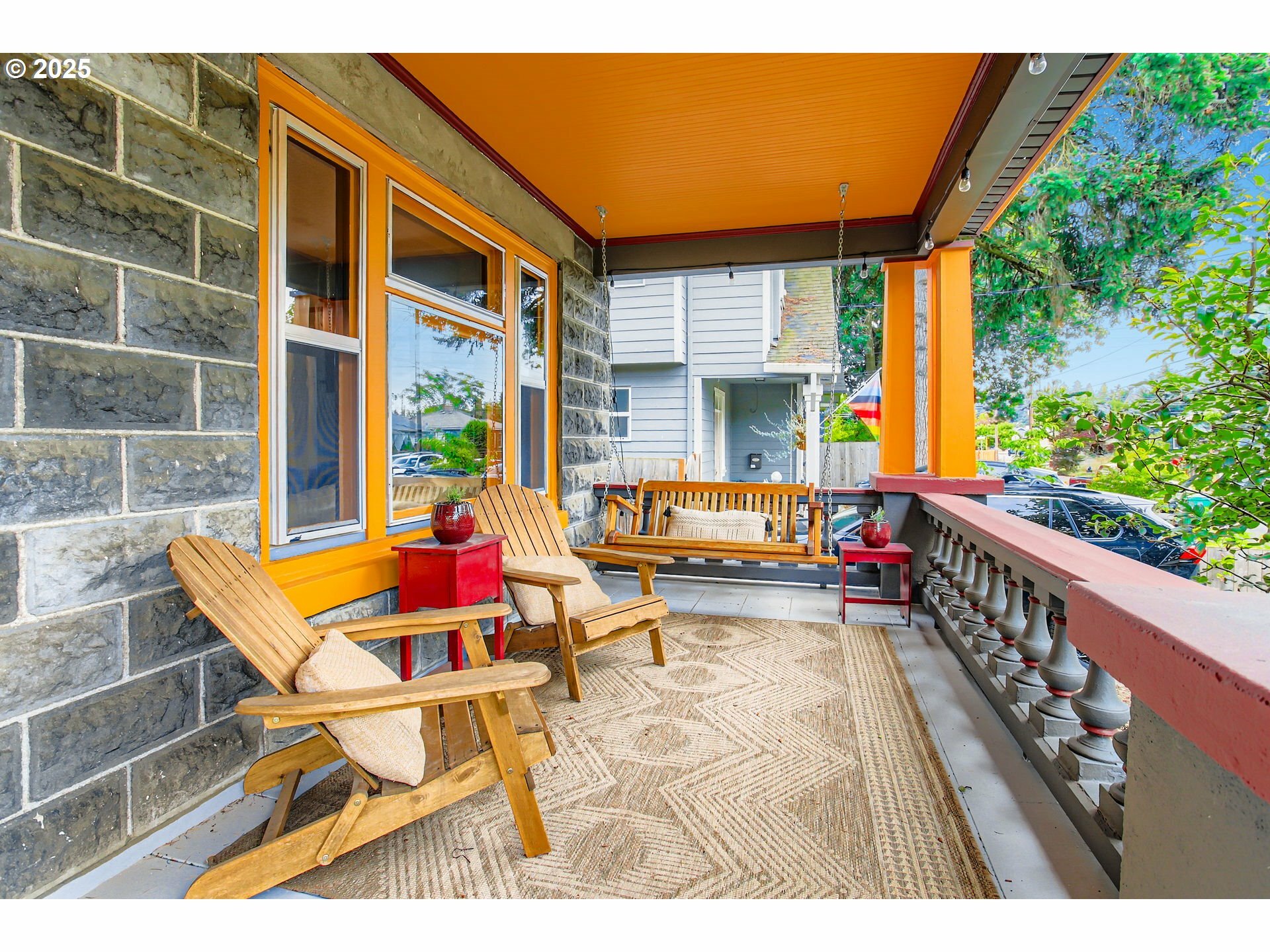 Property Photo: 4916 SE 76th Ave OR 97206