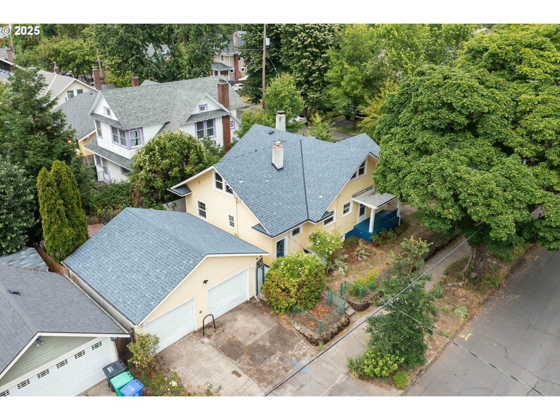 Property Photo: 6223 SE 19th Ave OR 97202